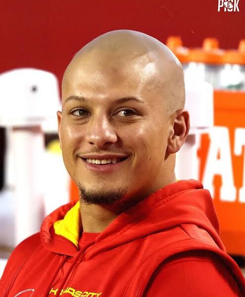 Chiefs quarterback Patrick Mahomes finally shaved off his unique mohawk ...