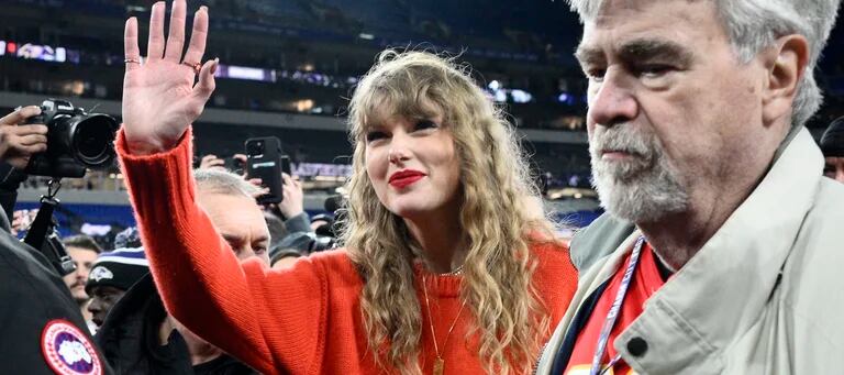 Tears streamed down Taylor Swift’s face as she bid her final farewell to her beloved father-in-law, Ed Kelce, whispering softly, ‘Forever in my heart, I’ll cherish you.”
