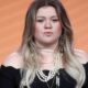 Kelly Clarkson's Shocking Health Crisis: Fans Rally as Concern Grows