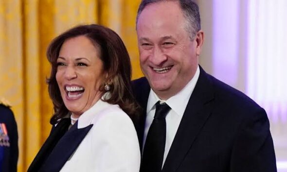 BREAKING NEWS: US Vice President Kamala Harris in tears as she announces the heartbreaking end of her 12-year marriage to Douglas Craig Emhoff.